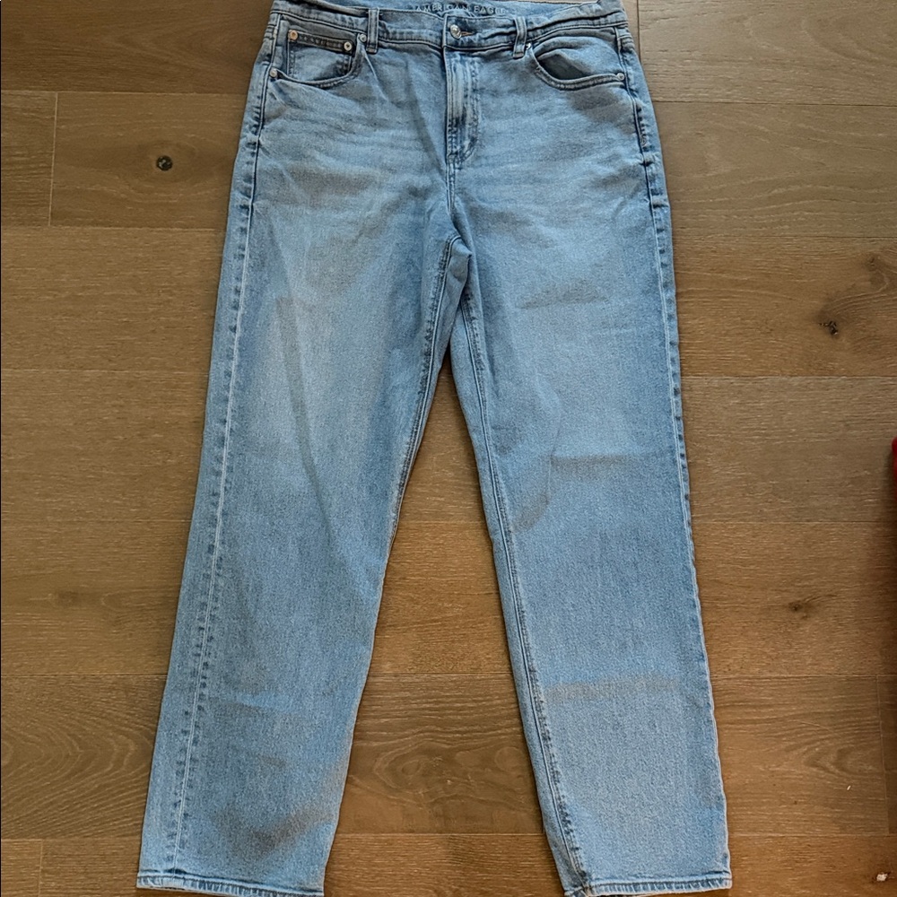 American Eagle Super High Rise Straight Light Blue Straight Jeans | 14 Long